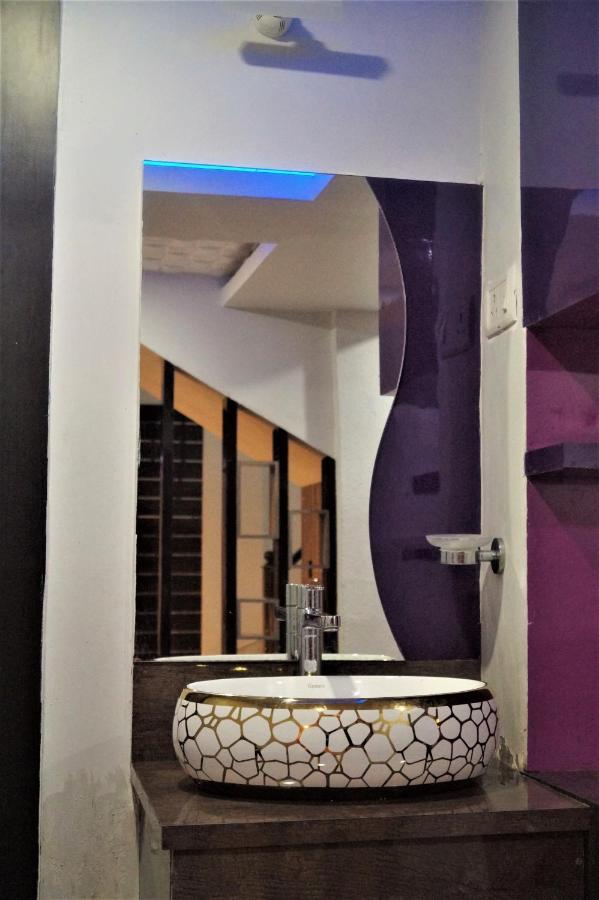 Dora House Hotel โกลกาตา ภายนอก รูปภาพ